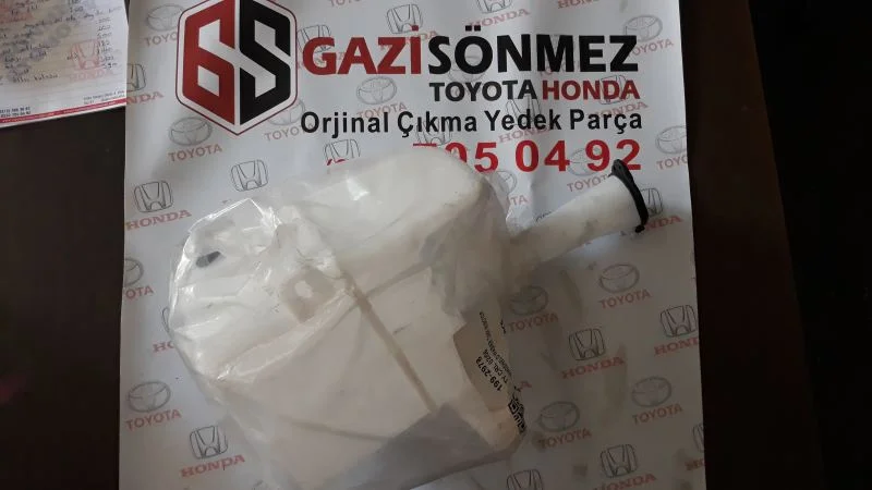 2004-2007 Toyota Corolla Cam Su Bidonu