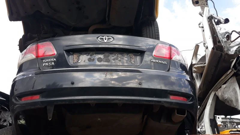 2009-2011 Toyota Avensis Çıkma Bagaj Kapağı