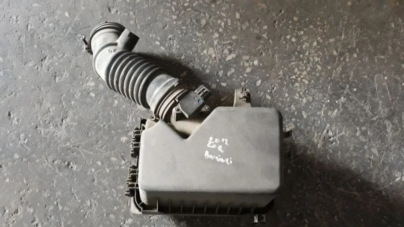 2011-2013 Toyota Corolla Çıkma 1,6 Benzinli Hava Filitre Kutusu