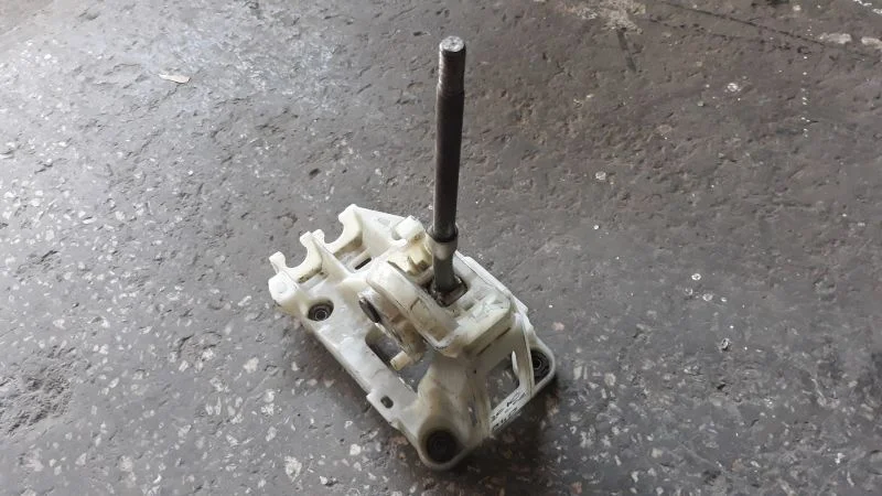 2010-2013 Toyota Corolla Çıkma Vites Kulesi