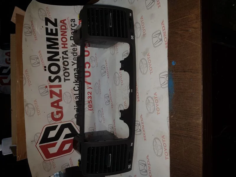 2006 Toyota Corolla Teyp Çerçevesi