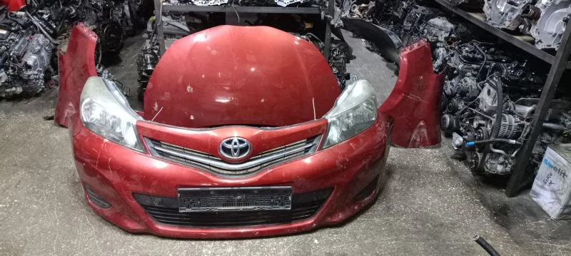 2012 Toyota Yarış Ön Kapu Ön Far