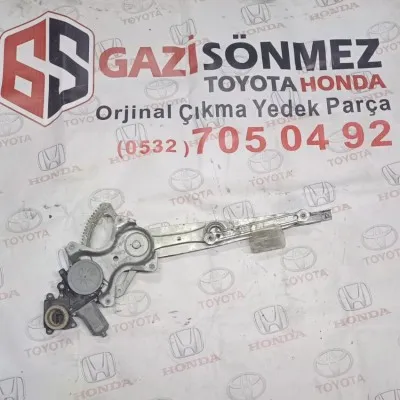 Toyota Corolla Sağ Ön Cam Krikosu - 2009