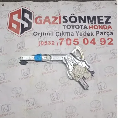 Toyota Corolla Sağ Ön Cam Krikosu - 2006