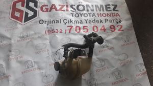 2011-2013 toyota yaris dizel yedek su bidonu